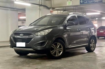 Selling Silver Hyundai Tucson 2013 in Makati