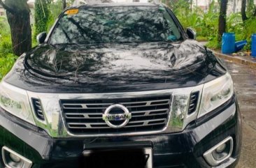 Selling Black Nissan Navara 2019 in Pateros