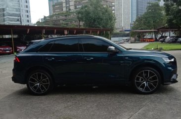 Selling Blue Audi Q8 2020 in Pateros