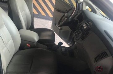 Selling Pearl White Toyota Innova 2012 in Quezon