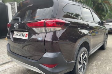 Selling Red Toyota Rush 2020 in Quezon