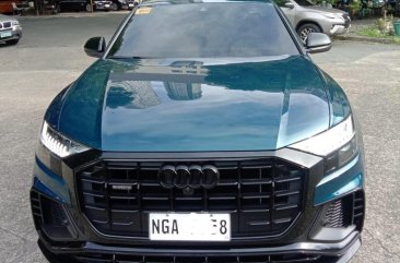 Selling Blue Audi Q8 2020 in Pateros