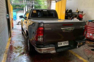 Selling Grey Toyota Hilux 2020 in San Juan