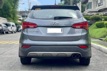 Grey Hyundai Santa Fe 2014 for sale in Makati