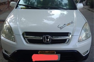 Selling White Honda CR-V 2004 in Makati