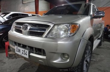 Selling Brightsilver Toyota Hilux 2009 in San Mateo
