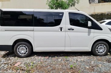 Selling White Toyota Hiace 2020 in Manila