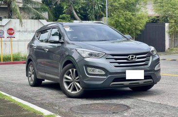 Grey Hyundai Santa Fe 2014 for sale in Makati