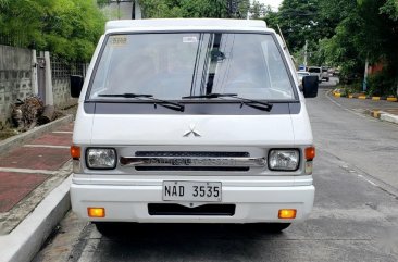 White Mitsubishi L300 2017 for sale in Quezon City