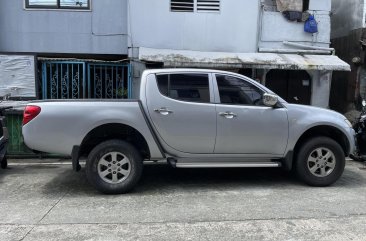Selling Silver Mitsubishi Strada 2012 in Marikina