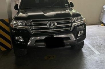 Sell 2018 Toyota Land Cruiser in Makati