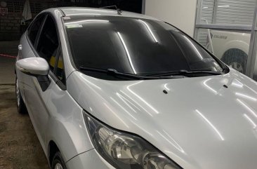 Selling Brightsilver Ford Fiesta 2012 in Cabuyao