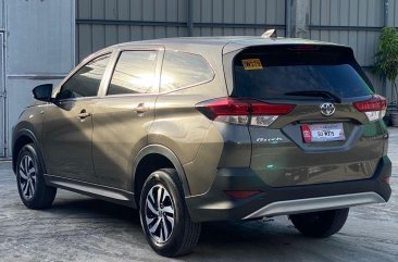 Selling Silver Toyota Rush 2021 in Makati