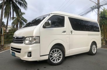 Selling Pearl White Toyota Hiace Super Grandia 2013 in San Juan