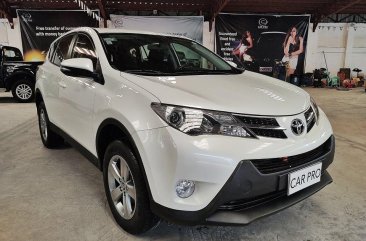 Selling White Toyota RAV4 2015 in San Fernando