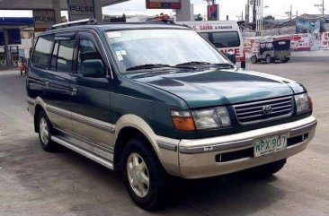 Green Toyota Revo 2000 for sale in Valenzuela