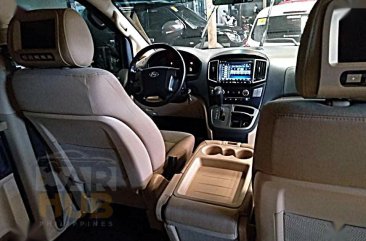 Sell 2016 Hyundai Grand Starex in Quezon City