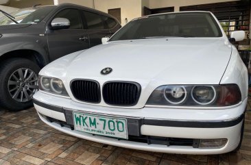 Selling Pearl White Bmw 520I 2000 in Pasay