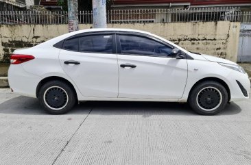 Selling White Toyota Vios 2019 