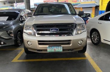 Selling White Ford Expedition 2012 in Pasig