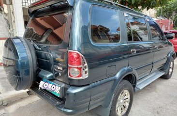 Green Isuzu Sportivo 2010 for sale in Mandaluyong