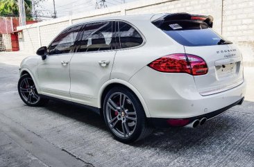 Selling Pearl White Porsche Cayenne 2014 in Quezon