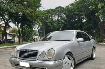 Brightsilver Mercedes-Benz E-Class 1996 for sale in Pasig