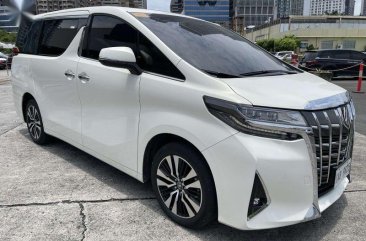 Pearl White Toyota Alphard 2019 for sale in Automatic