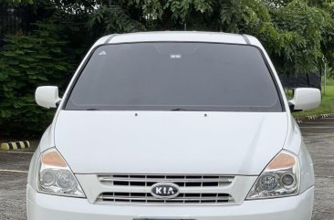 White Kia Carnival 2010 for sale in Las Piñas