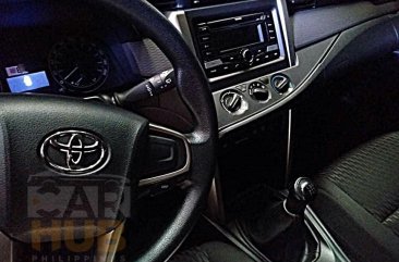 Selling Black Toyota Innova 2018 in Quezon