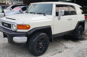 Sell White 2016 Toyota Fj Cruiser in San Juan