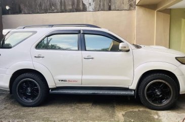 White Toyota Fortuner 2013 for sale in Quezon City