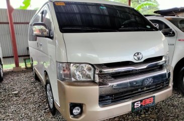 Selling White Toyota Grandia 2019 in Quezon City
