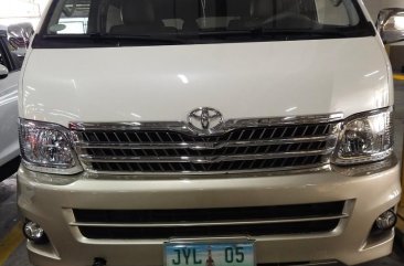 Selling White Toyota Hiace Super Grandia 2013 in Dasmariñas