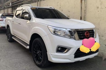 Selling White Nissan Navara 2019 in Pateros