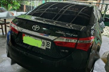 Selling Black Toyota Corolla Altis 2015 in Marikina