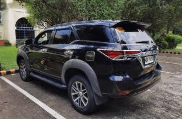 Selling Black Toyota Fortuner 2016 in Manila