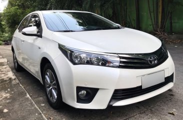 Selling Pearl White Toyota Altis 2021 in Quezon City