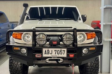 Selling White Toyota Fj Cruiser 2015 in Angeles