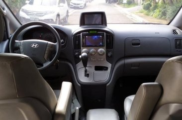 Selling White Hyundai Starex 2015 in Manila