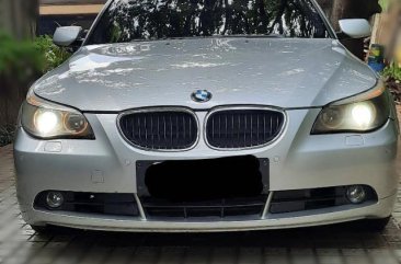 Selling Silver BMW 520D 2004 in Pasig