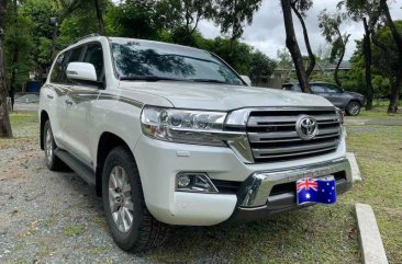 Sell Pearl White 2016 Toyota Land Cruiser in Quezon City