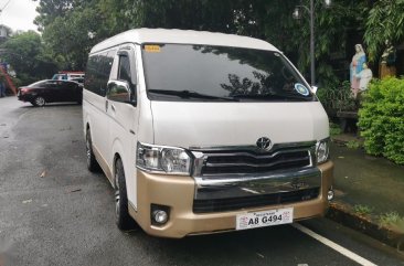 Selling Pearl White Toyota Hiace Super Grandia 2019 in Manila