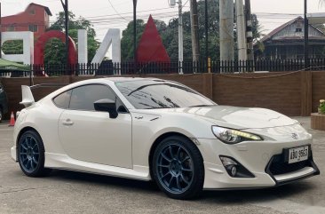 Pearl White Toyota 86 2016 for sale in Malabon