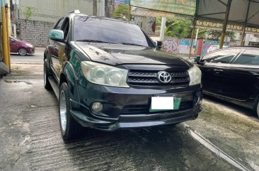 Black Toyota Fortuner 2009 for sale in Makati