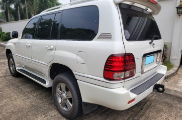 White Toyota Land Cruiser 2006 for sale in Manila