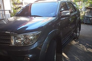 Selling Grey Toyota Fortuner 2009 in Quezon