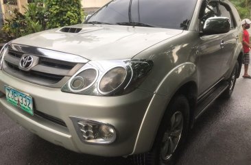 Brightsilver Toyota Fortuner 2007 for sale in Quezon