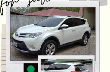 Selling Pearl White Toyota RAV4 2014 in Santa Ana