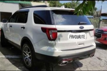 Selling Pearl White Ford Explorer 2017 in Magalang